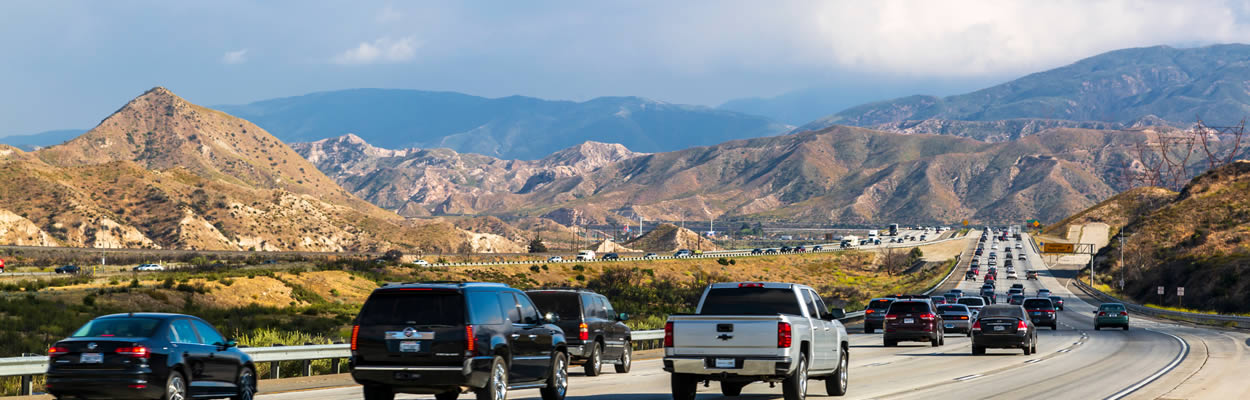 Abogados de Accidentes Choques en Cadena Freeway de California