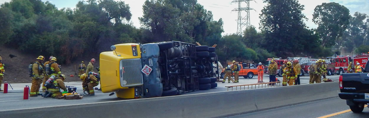 qué hacer después de un accidente de camión de freeway en california